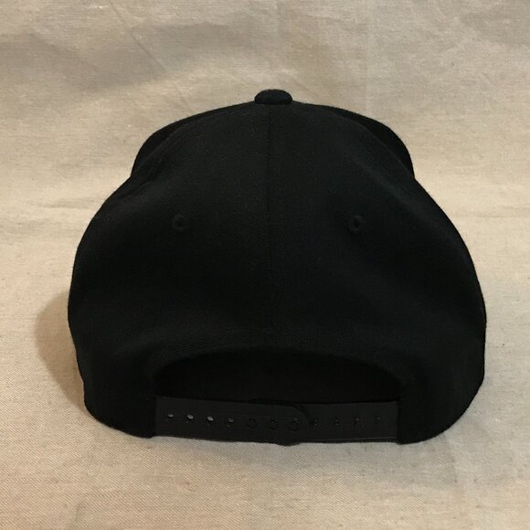 Flexfit ATC Ultimate 110 Tech Hat – Black – Hideaway Pub Logo – NWT - Picture 7 of 7